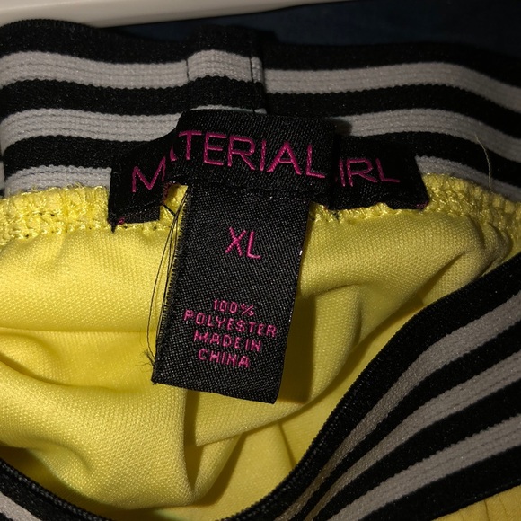 Pleated Skirt - Picture 3 of 3